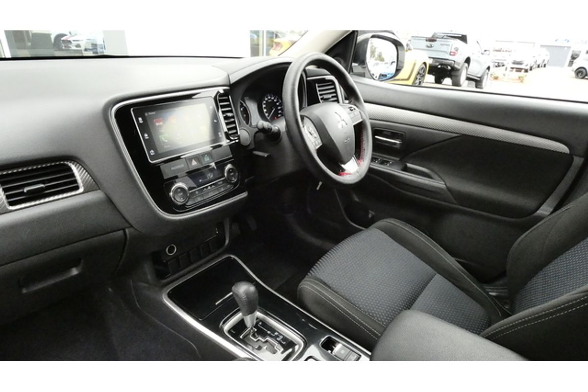 2016 Mitsubishi Outlander LS Safety Pack ZK