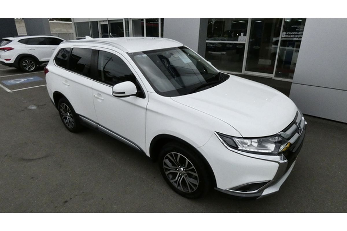 2016 Mitsubishi Outlander LS Safety Pack ZK