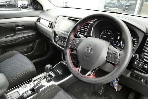 2016 Mitsubishi Outlander LS Safety Pack ZK
