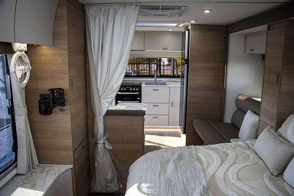 2025 Jayco SILVERLINE CARAVAN 21.65-4.OB.SL-MY25