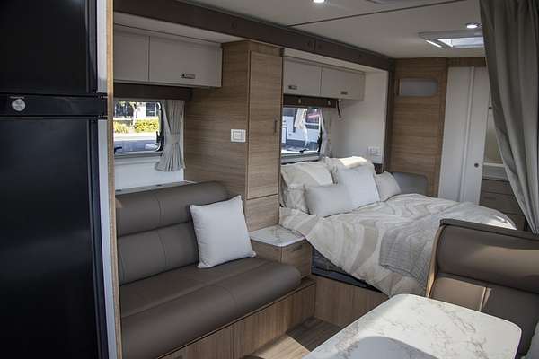 2025 Jayco SILVERLINE CARAVAN 21.65-4.OB.SL-MY25