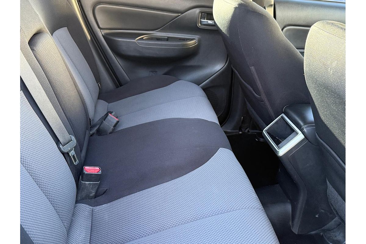 2019 Mitsubishi Triton GLX+ MR 4X4