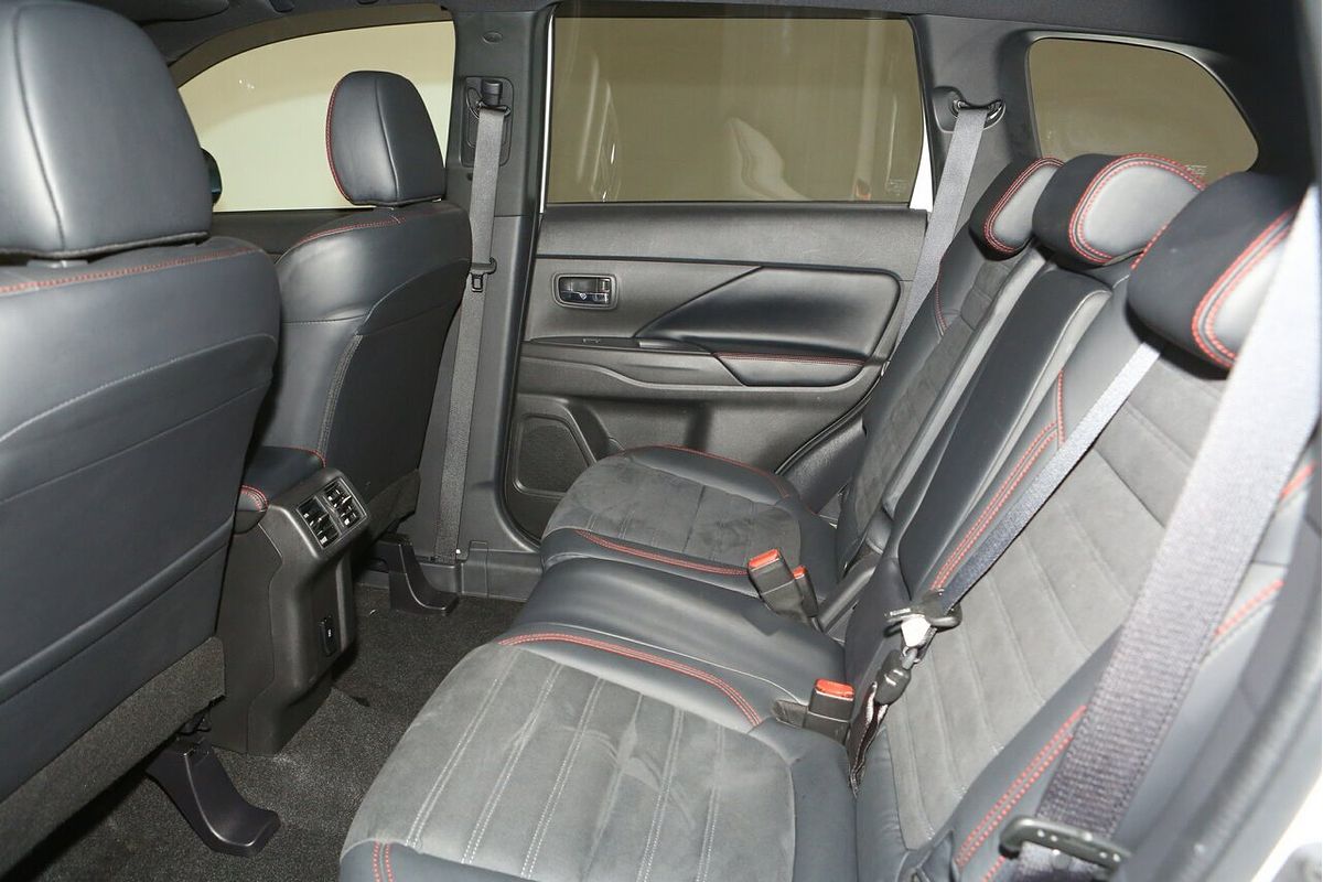 2021 Mitsubishi Outlander Black Edition ZL