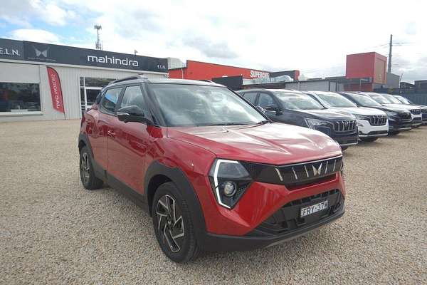 2025 Mahindra XUV3XO AX7L