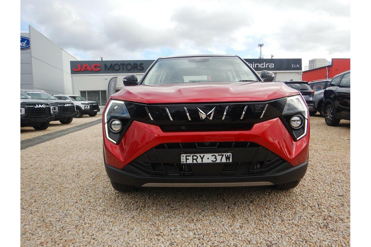 2025 Mahindra XUV3XO AX7L