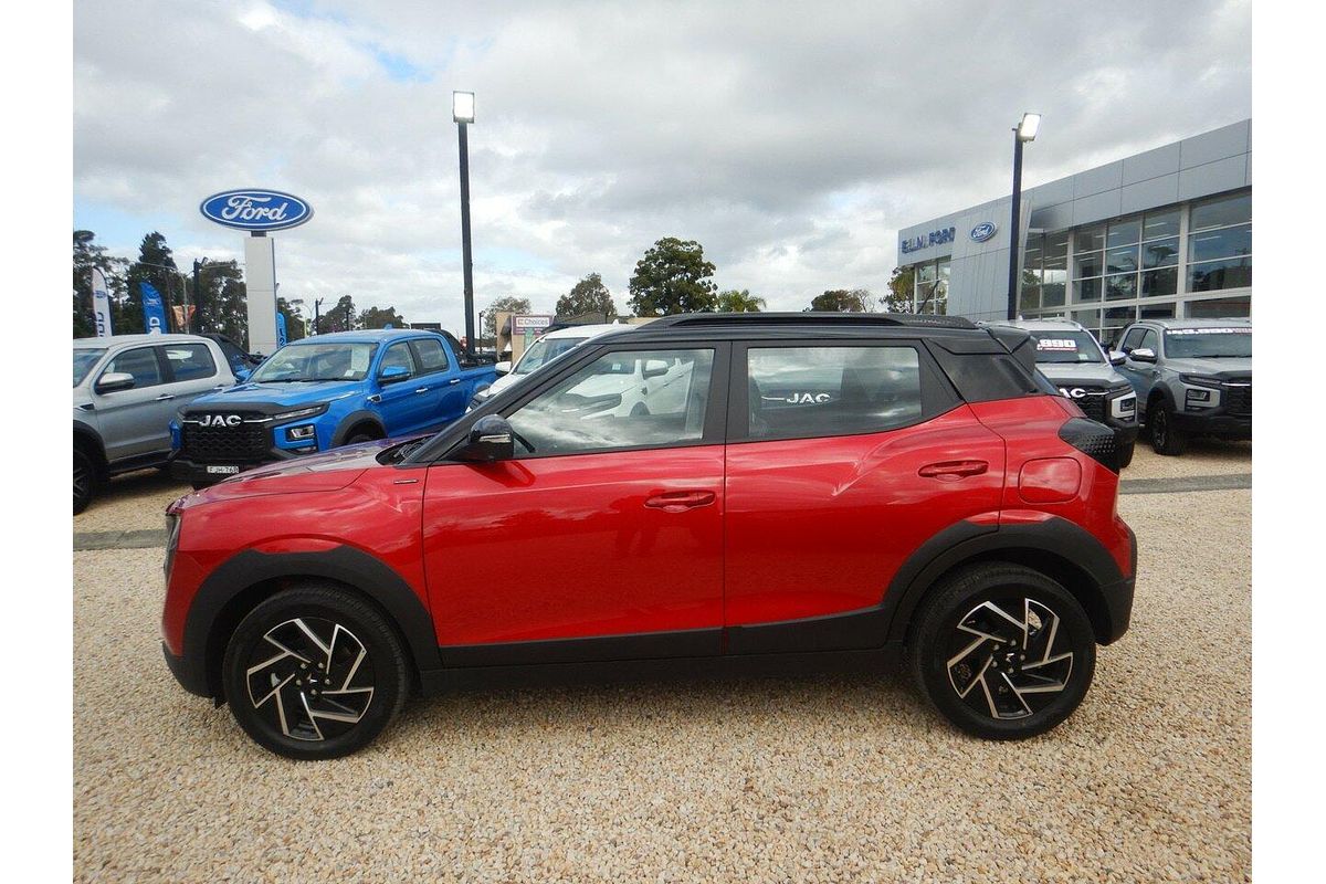 2025 Mahindra XUV3XO AX7L
