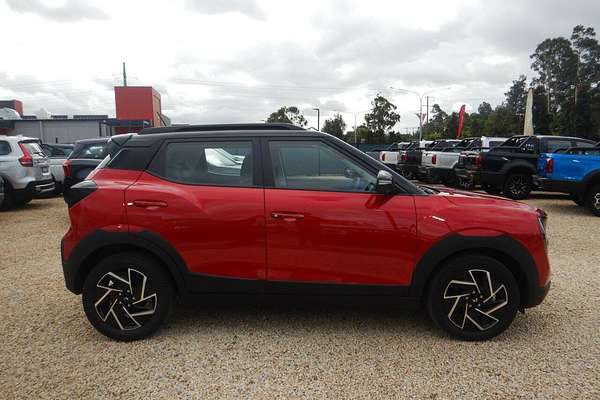 2025 Mahindra XUV3XO AX7L