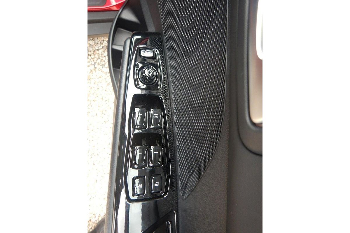 2025 Mahindra XUV3XO AX7L