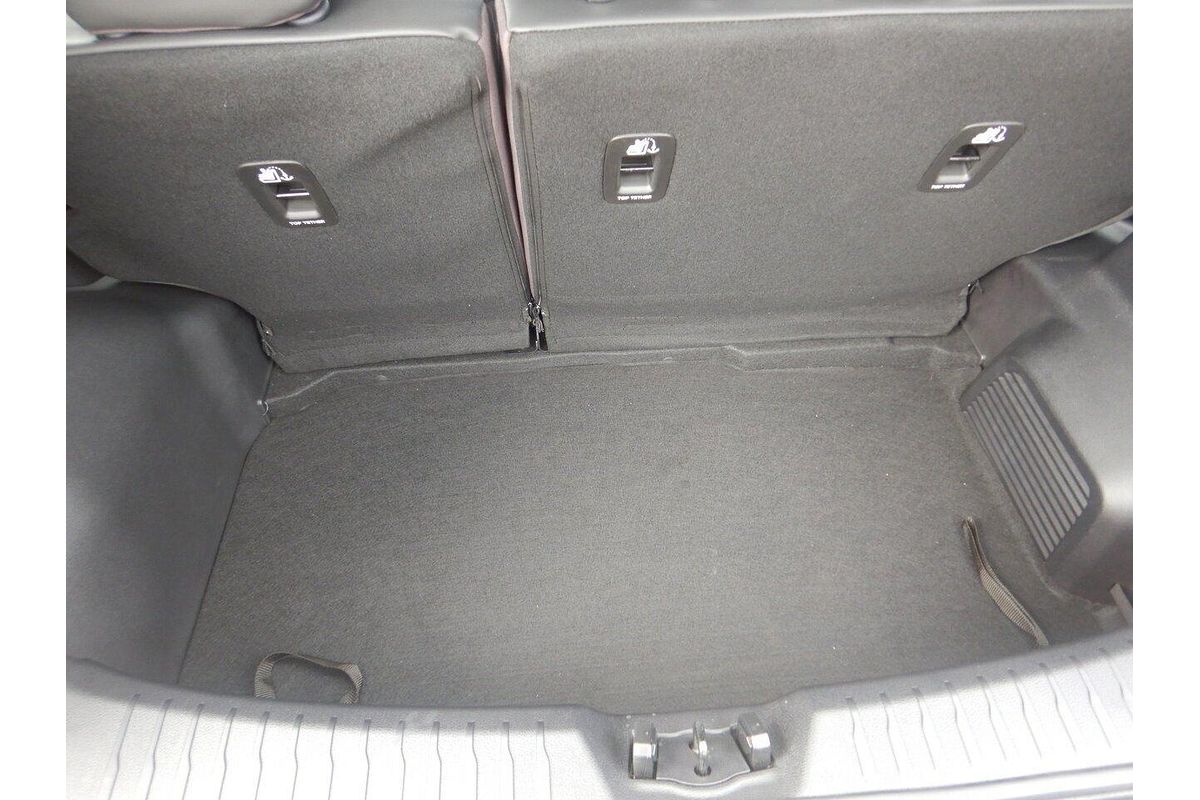 2025 Mahindra XUV3XO AX7L