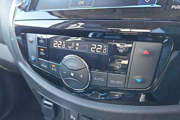 2025 Nissan Navara ST-X D23 4X4