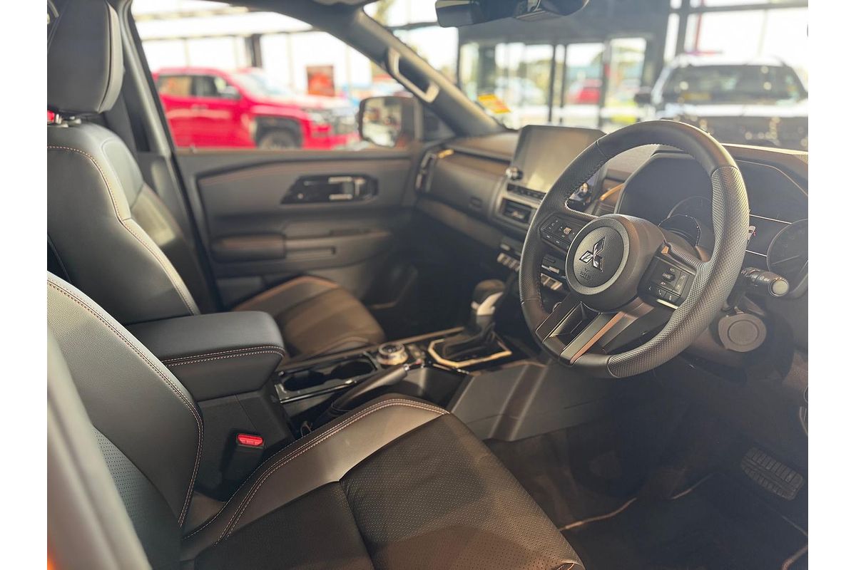 2025 Mitsubishi Triton GSR MV 4X4