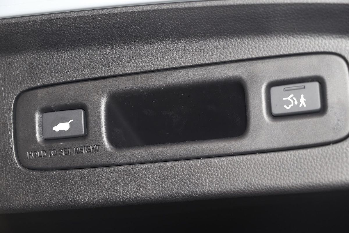 2023 Honda HR-V e:HEV L