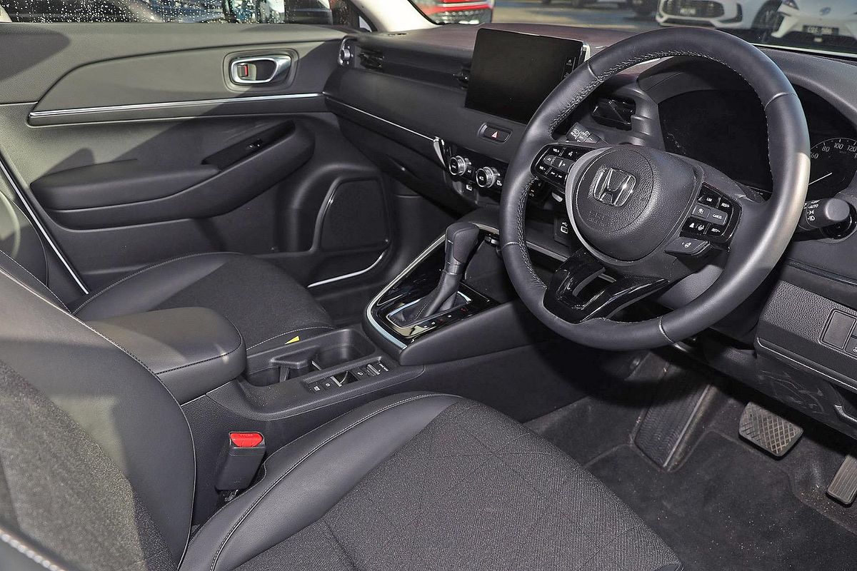 2023 Honda HR-V e:HEV L