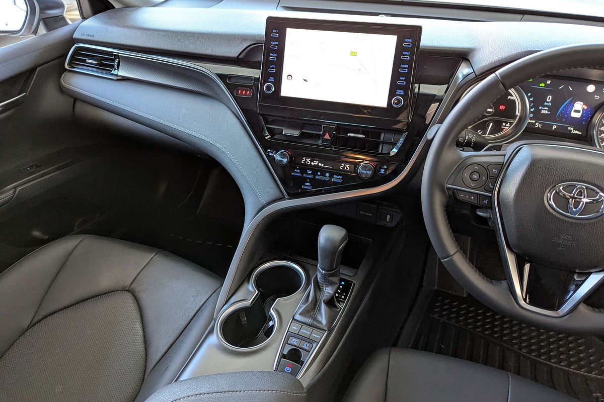 2024 Toyota Camry SX AXVH70R