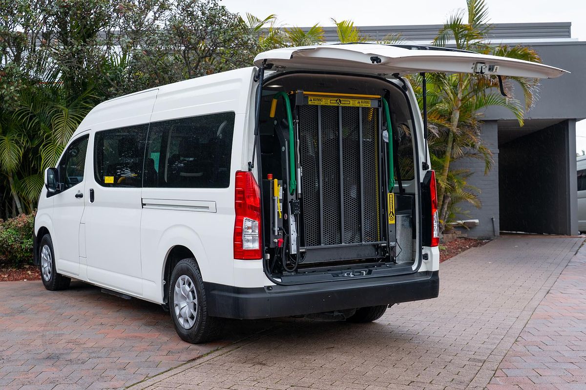 2019 Toyota Hiace Commuter GDH322R