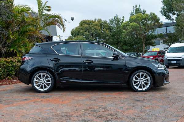 2011 Lexus CT CT200h Luxury ZWA10R