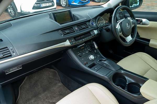 2011 Lexus CT CT200h Luxury ZWA10R