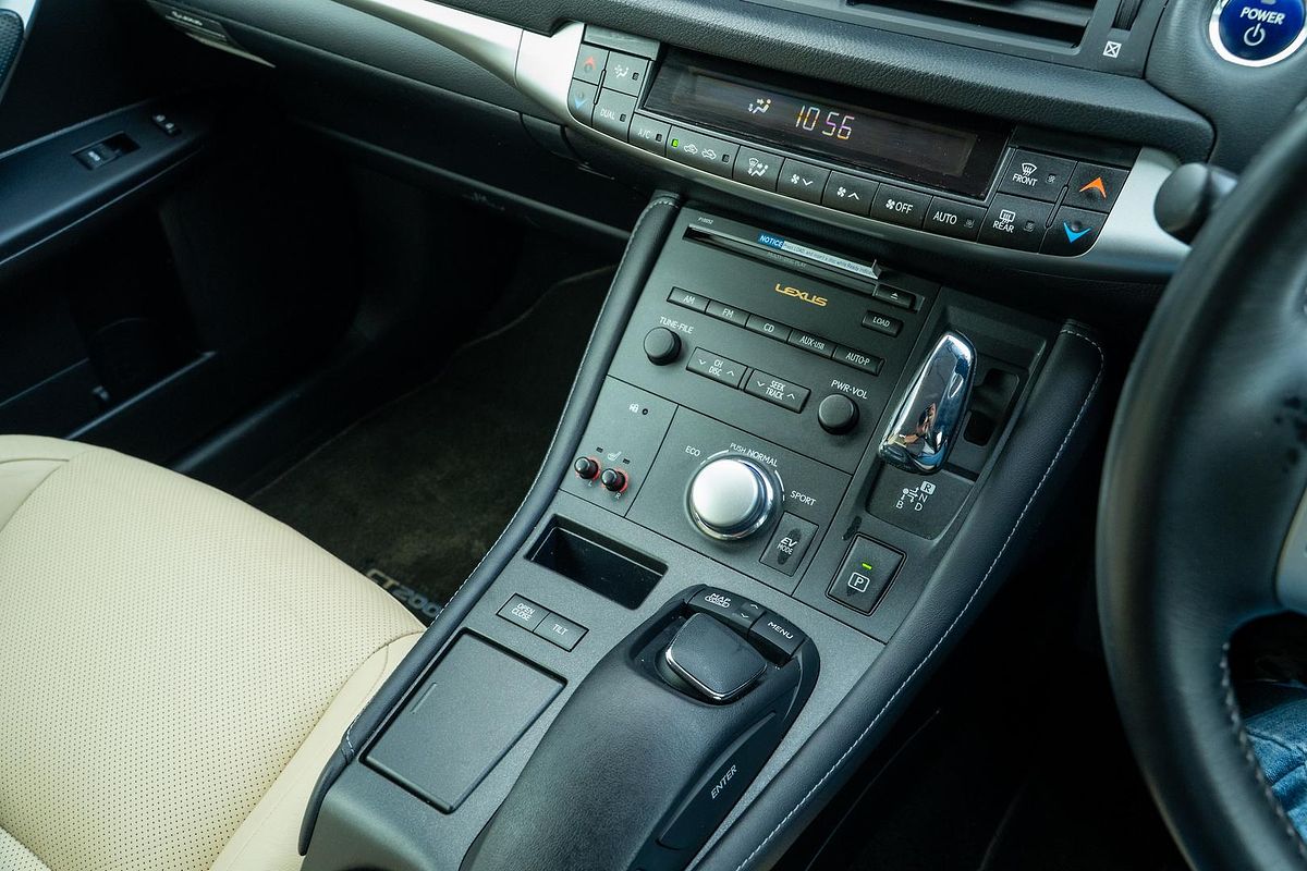 2011 Lexus CT CT200h Luxury ZWA10R