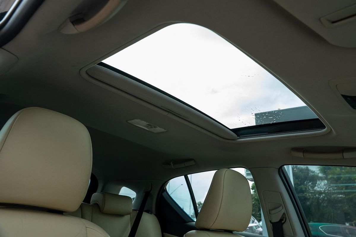 2011 Lexus CT CT200h Luxury ZWA10R