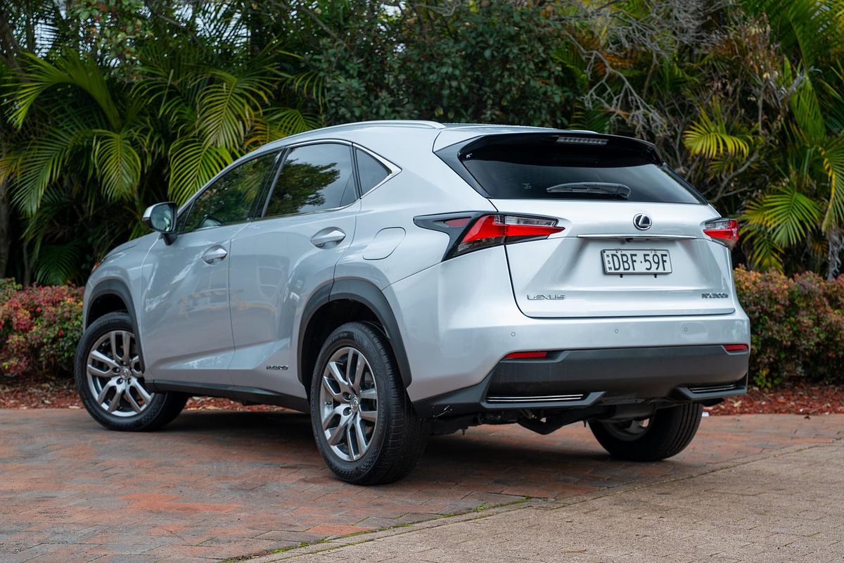 2015 Lexus NX NX300h Luxury AYZ15R