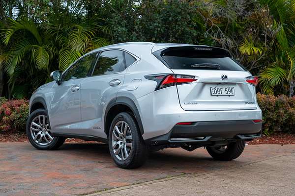 2015 Lexus NX NX300h Luxury AYZ15R