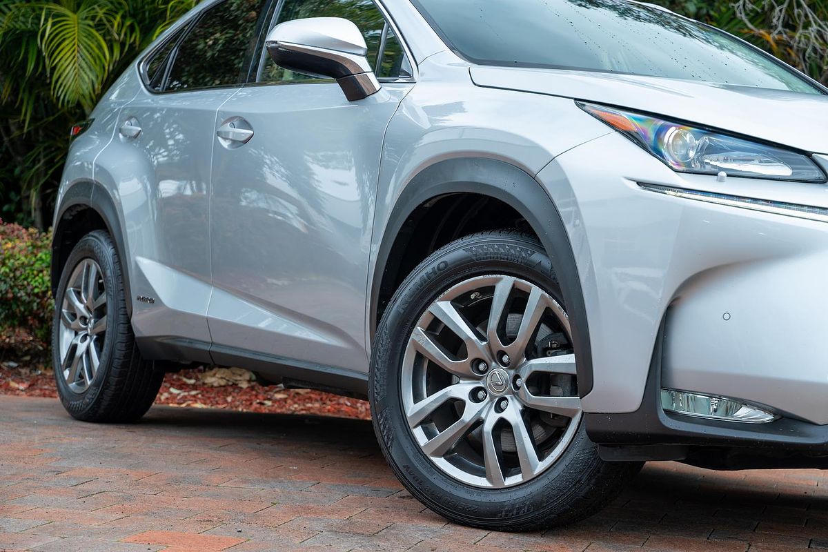 2015 Lexus NX NX300h Luxury AYZ15R