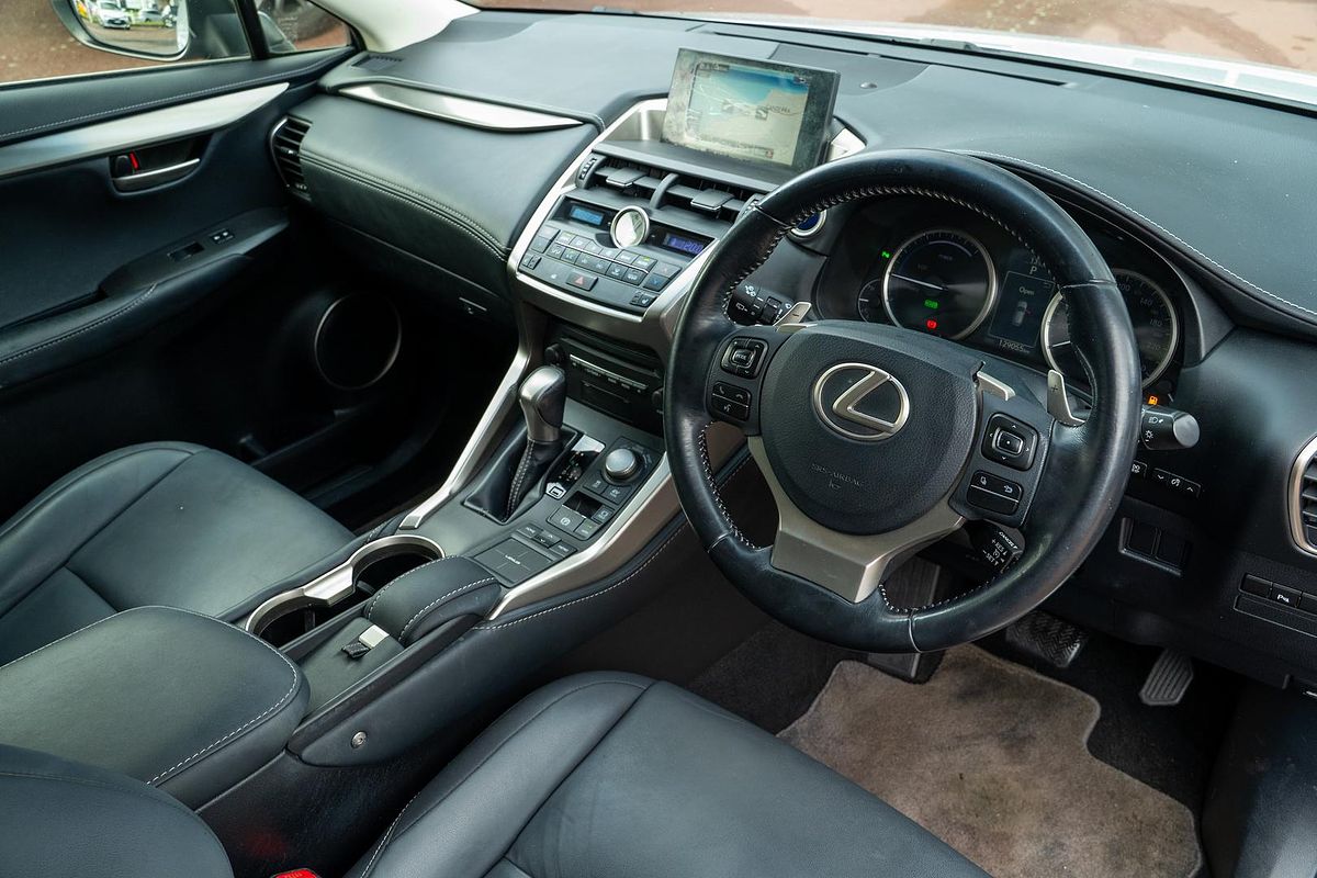 2015 Lexus NX NX300h Luxury AYZ15R