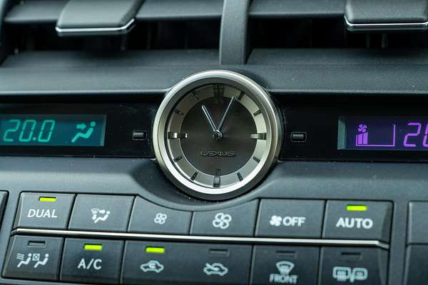 2015 Lexus NX NX300h Luxury AYZ15R