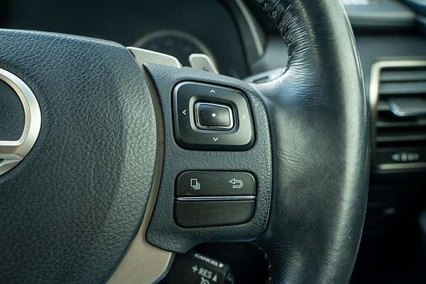 2015 Lexus NX NX300h Luxury AYZ15R