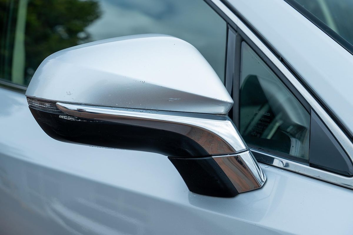 2015 Lexus NX NX300h Luxury AYZ15R