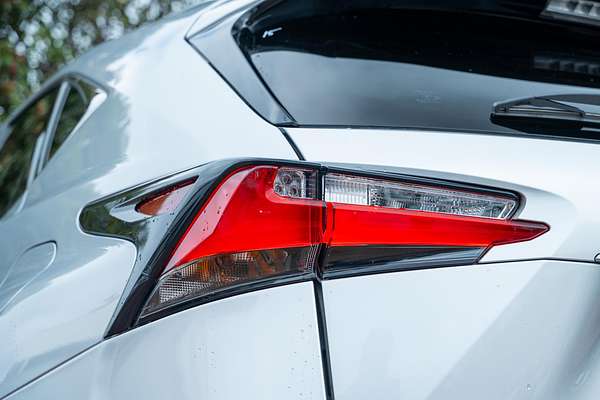 2015 Lexus NX NX300h Luxury AYZ15R