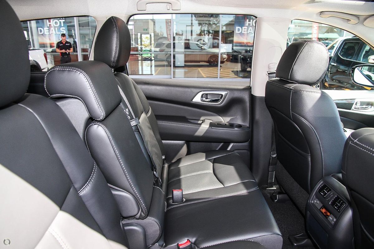 2017 Nissan Pathfinder ST-L R52 Series II