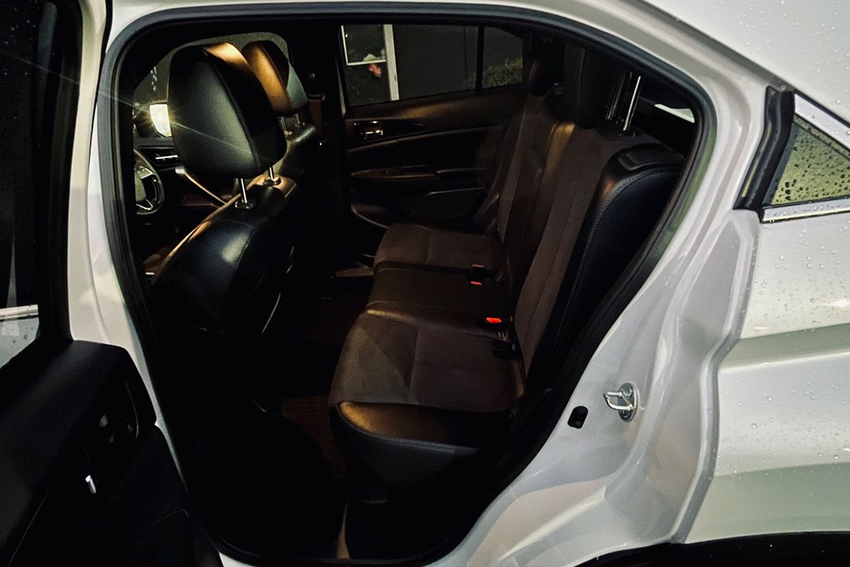 2024 Mitsubishi Eclipse Cross LS Black Edition YB