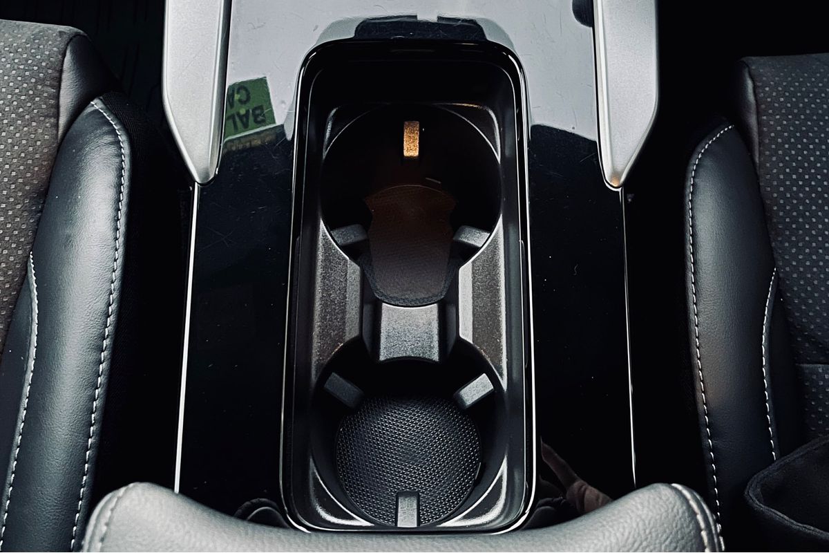 2024 Mitsubishi Eclipse Cross LS Black Edition YB