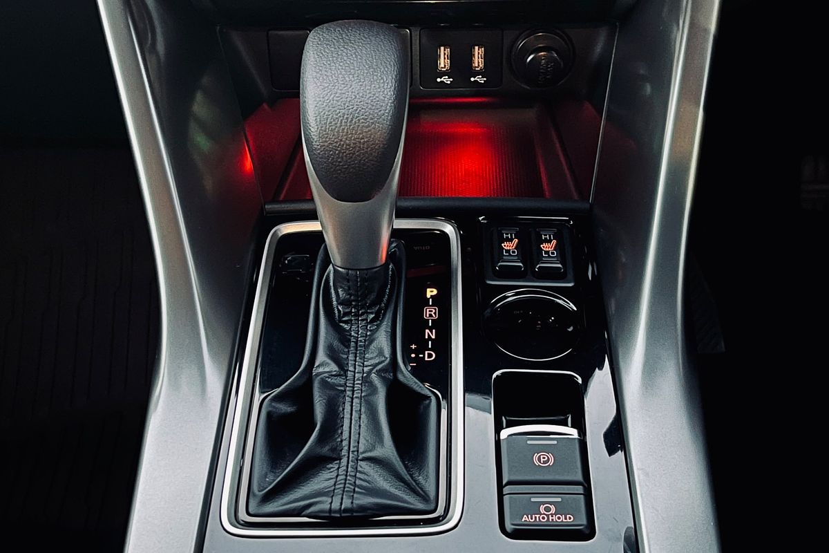 2024 Mitsubishi Eclipse Cross LS Black Edition YB