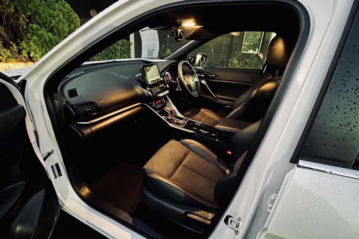 2024 Mitsubishi Eclipse Cross LS Black Edition YB