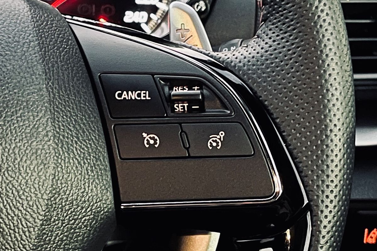 2024 Mitsubishi Eclipse Cross LS Black Edition YB