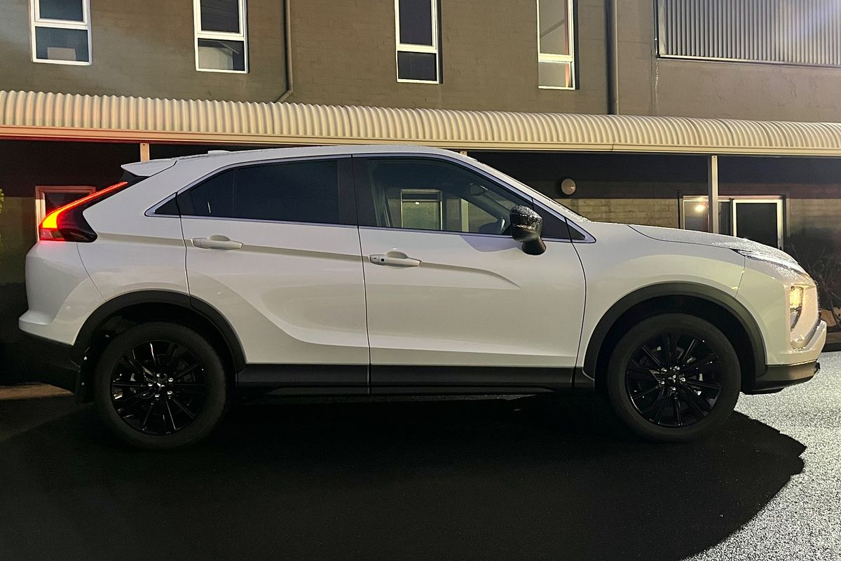 2024 Mitsubishi Eclipse Cross LS Black Edition YB