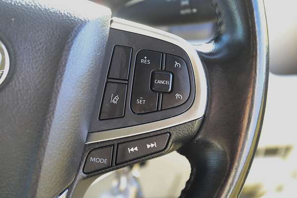 2019 Toyota Hiace Commuter GDH322R ELWB High Roof