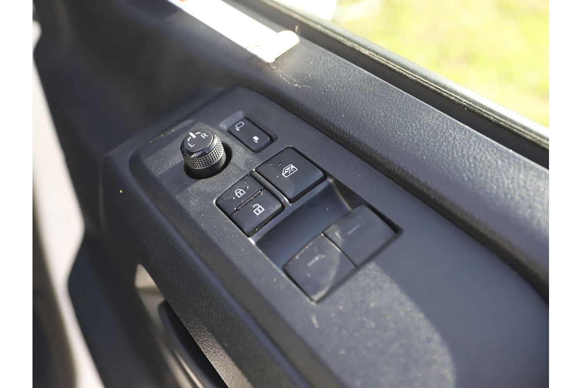 2019 Toyota Hiace Commuter GDH322R ELWB High Roof