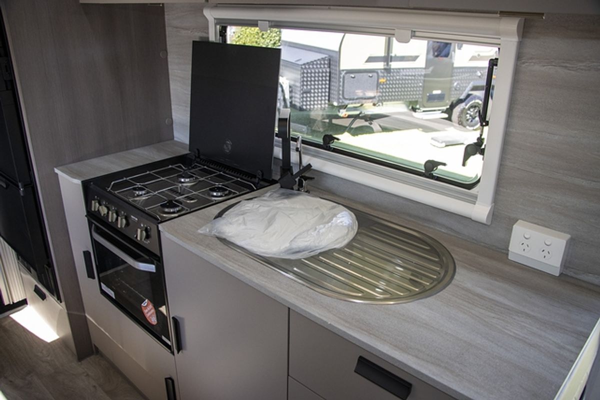 2024 Jayco BASE STATION CARAVAN 24.75-6.4T.BS-MY24