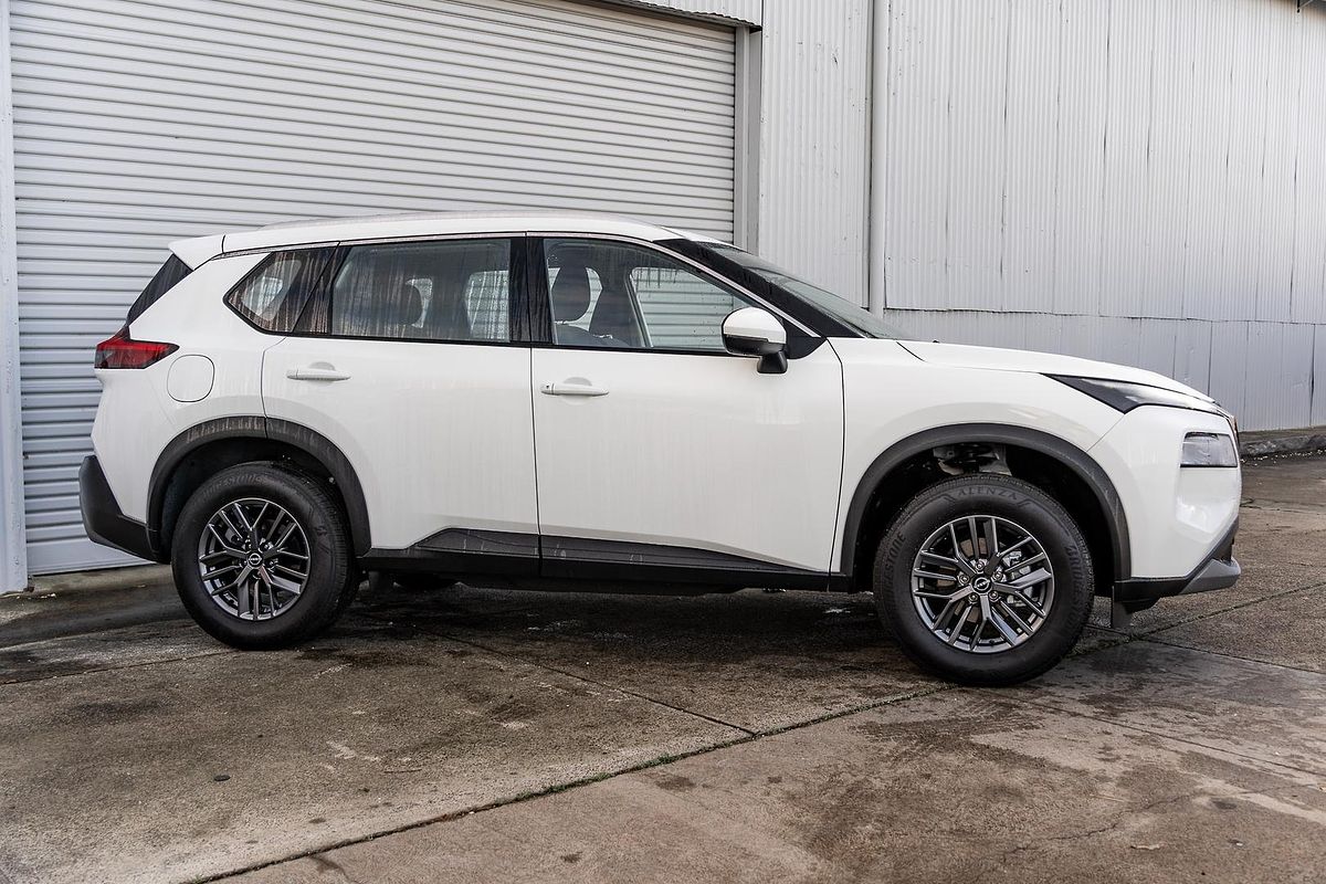 2024 Nissan X-TRAIL ST T33