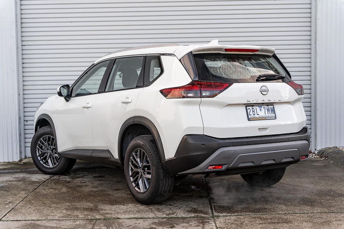 2024 Nissan X-TRAIL ST T33