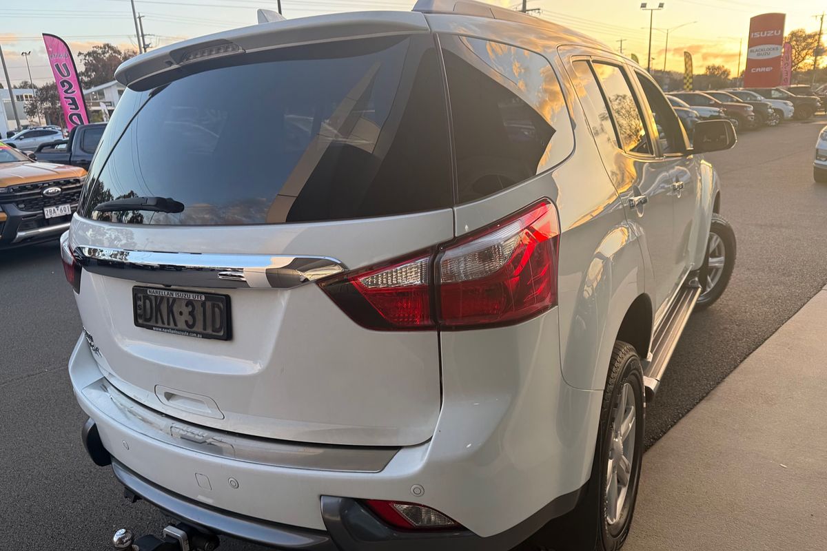 2016 Isuzu MU-X LS-T