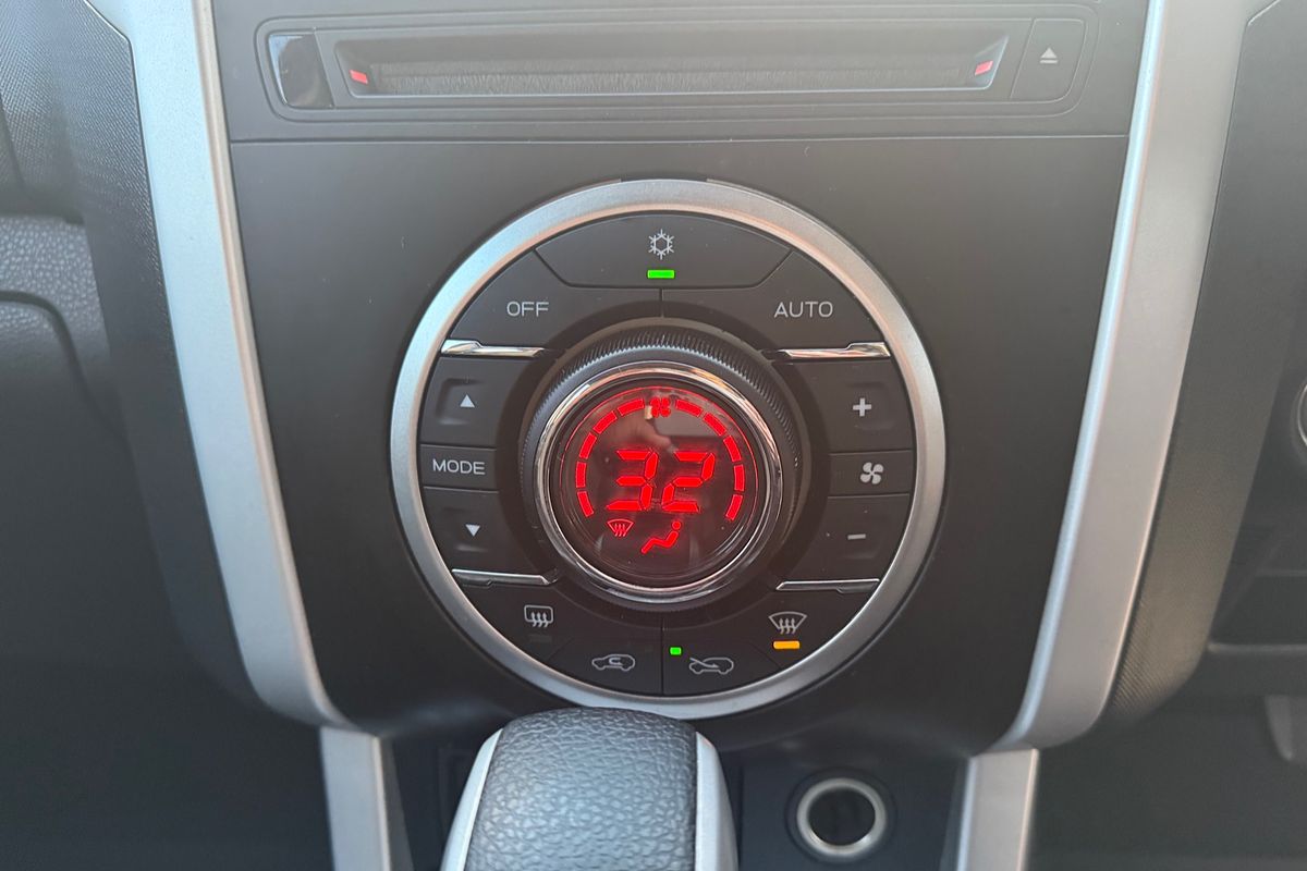 2016 Isuzu MU-X LS-T