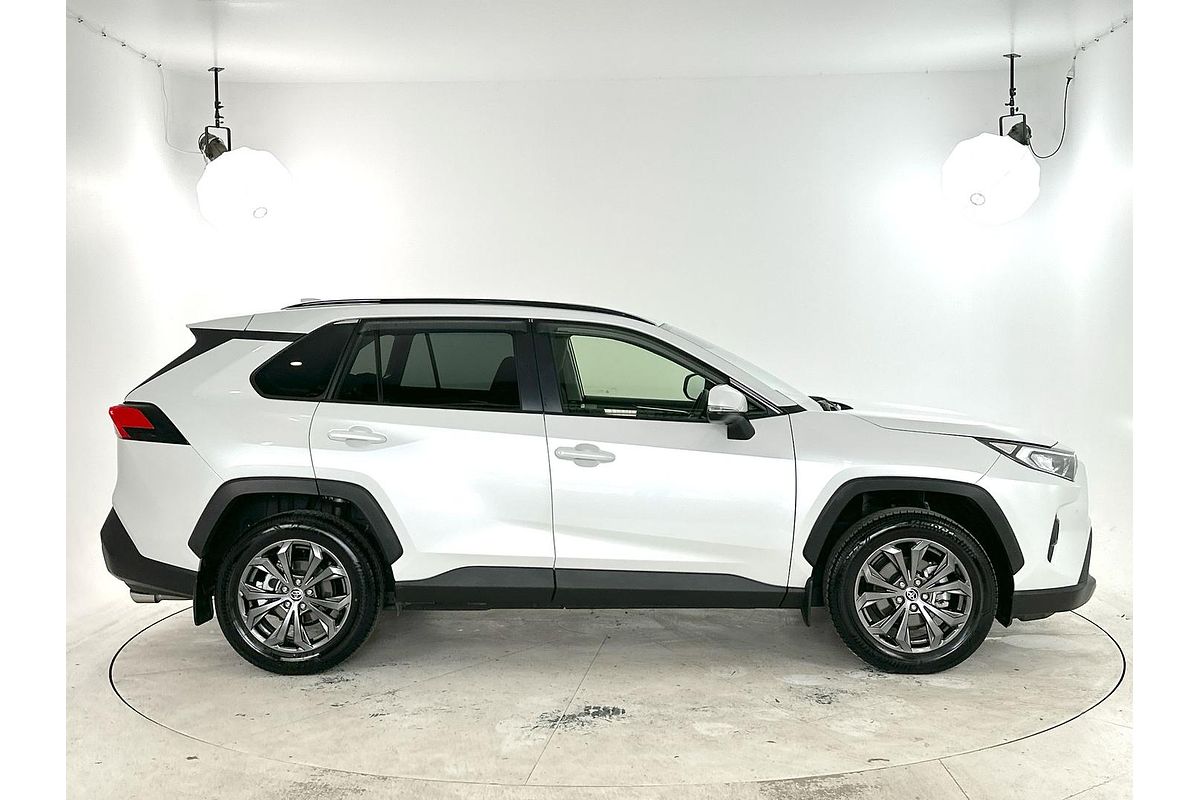 2024 Toyota RAV4 GXL MXAA52R