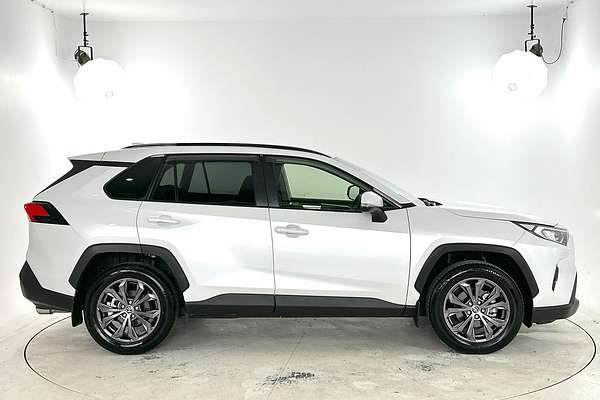 2024 Toyota RAV4 GXL MXAA52R