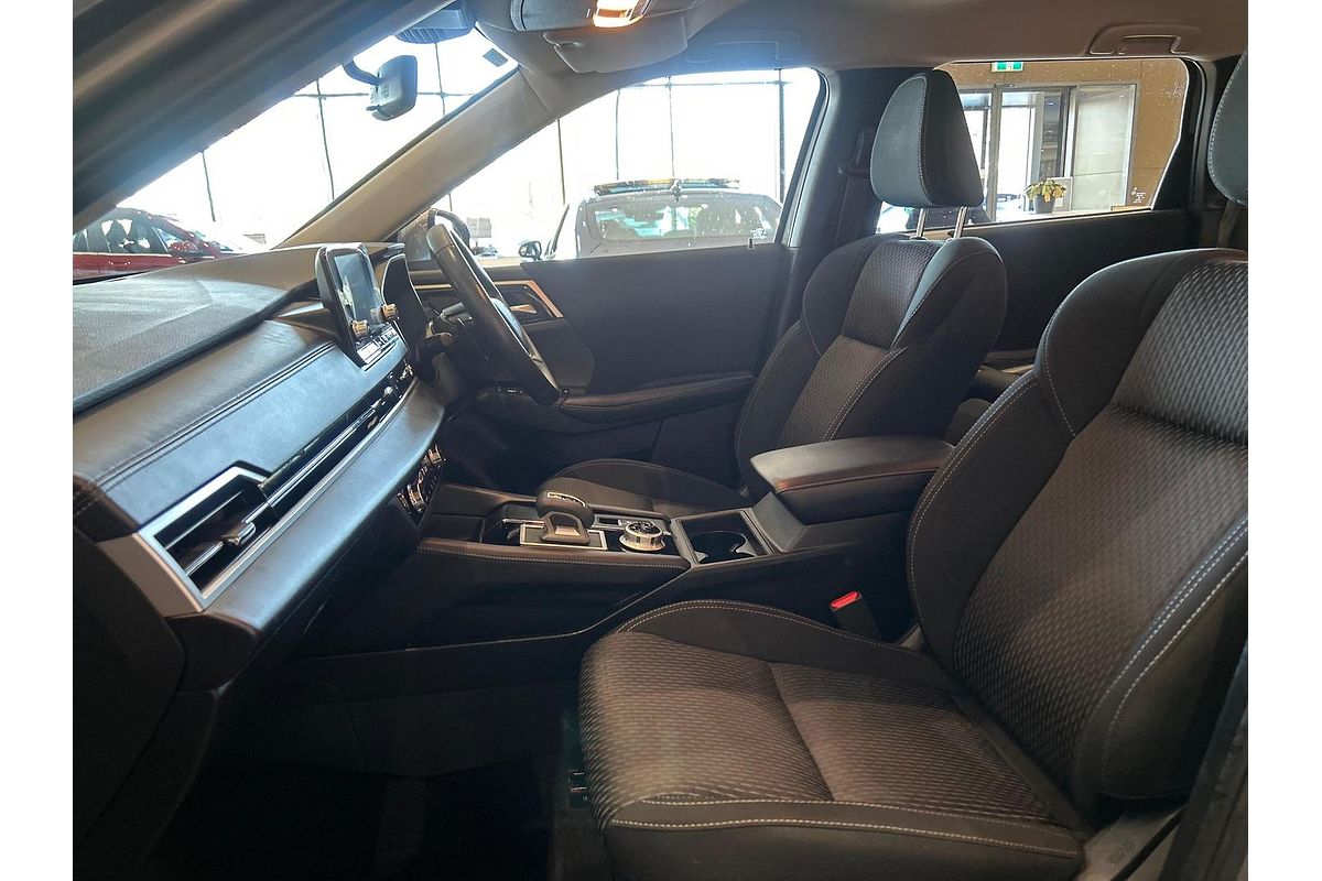 2023 Mitsubishi Outlander ES ZM