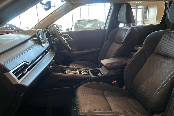 2023 Mitsubishi Outlander ES ZM