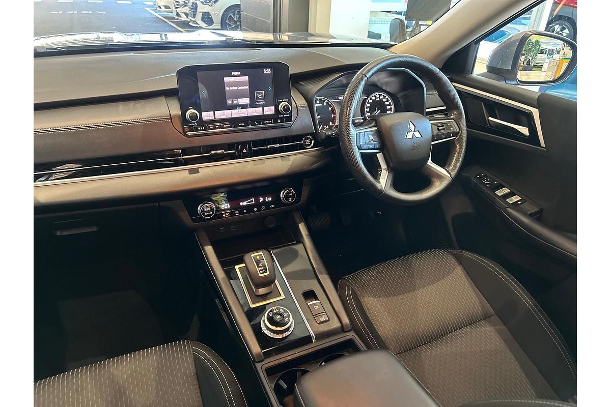 2023 Mitsubishi Outlander ES ZM